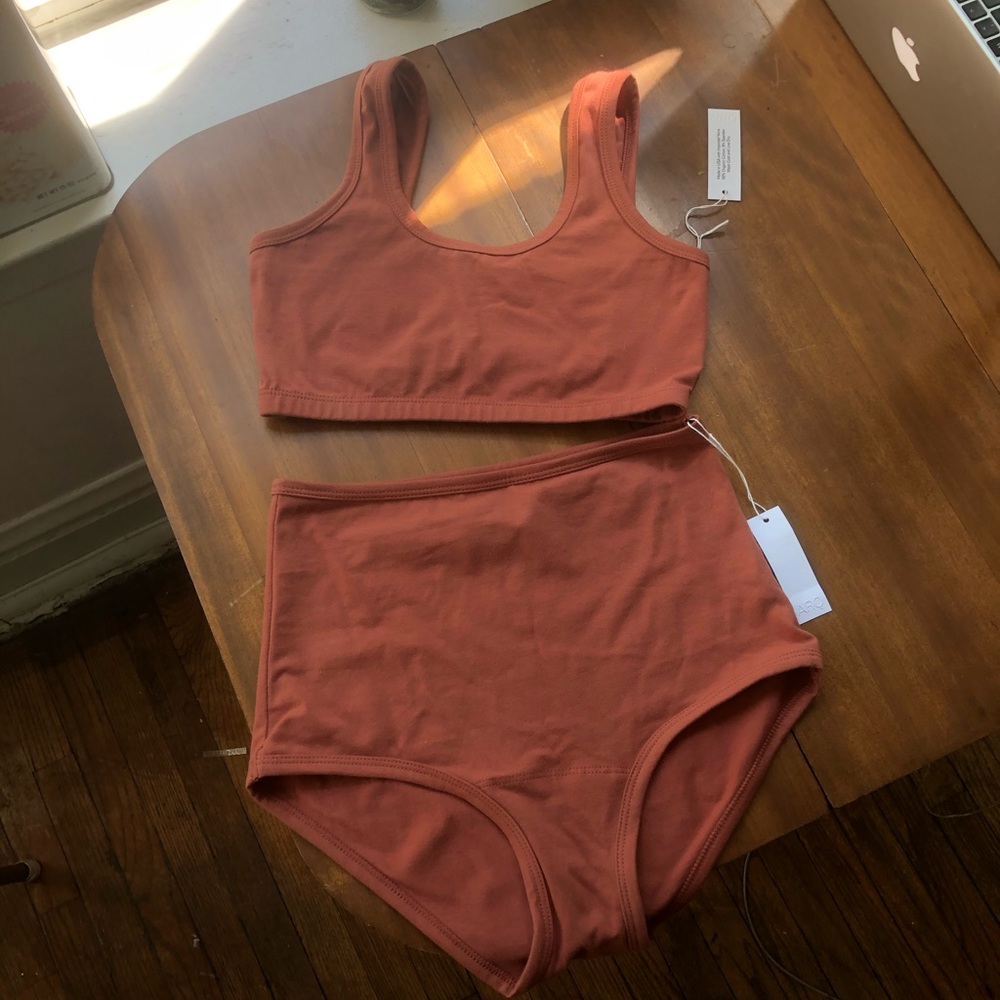 Size medium terra cotta bottoms ARQ